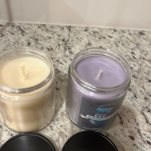 Bundle of two new bath and body works candle - Picture 6 of 7